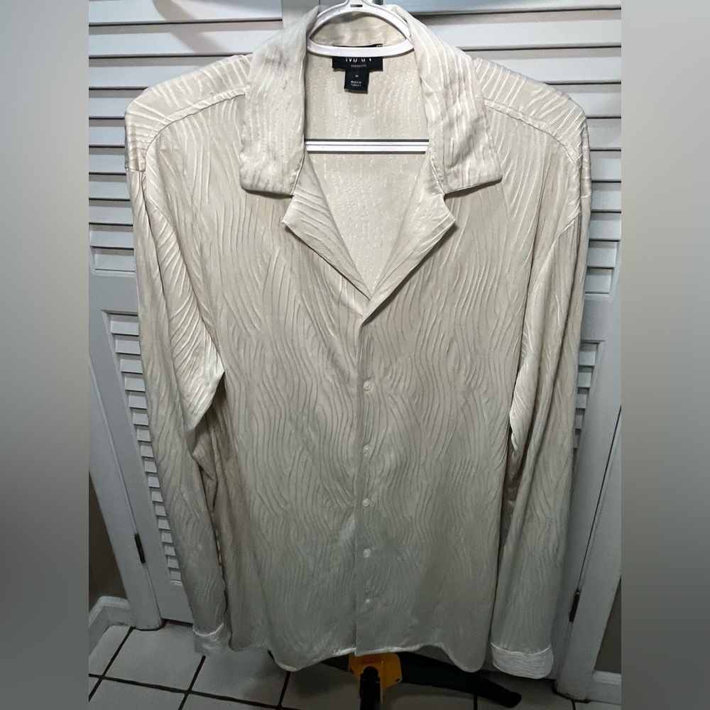 Boohoo Man Off White Short Sleeve Shirt size medium